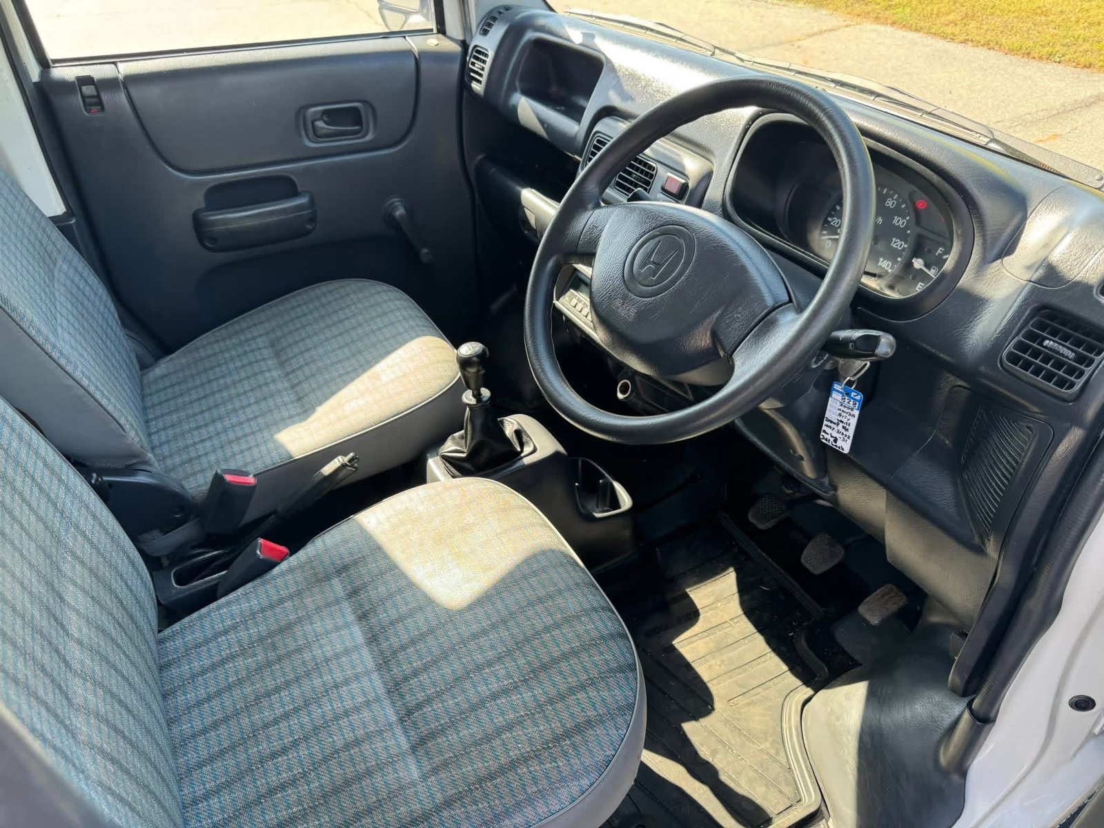 2001 Honda Acty Dump Truck – 4WD Hydraulic Bed 43k Miles - Image 4
