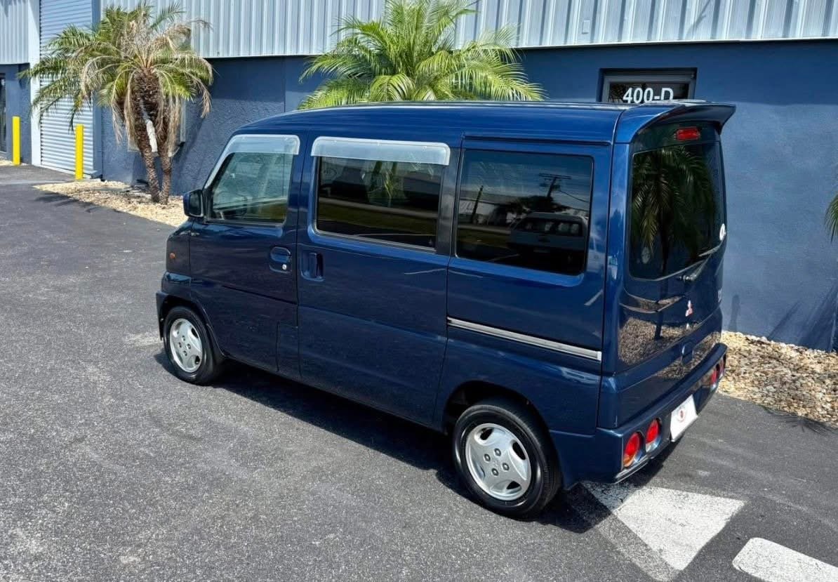 1999 Mitsubishi Minicab Kei Van 4WD – Ultra-Low Mileage JDM Classic